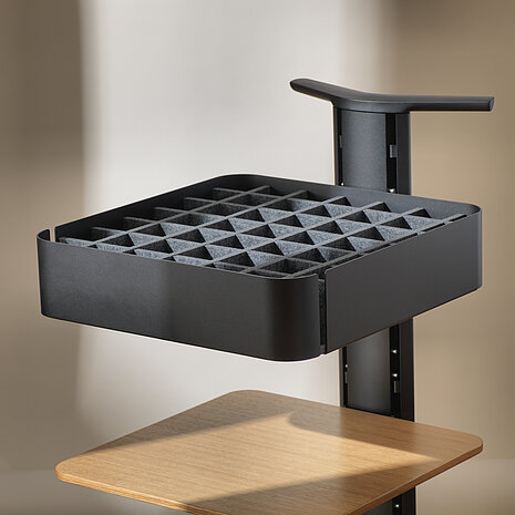 Confair Next organizer tray mounted to server, detail view