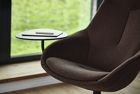 Yonda Lounge chair with side table, informal work setting