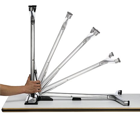 mAx table, cut-out, folding legs mechanism in motion