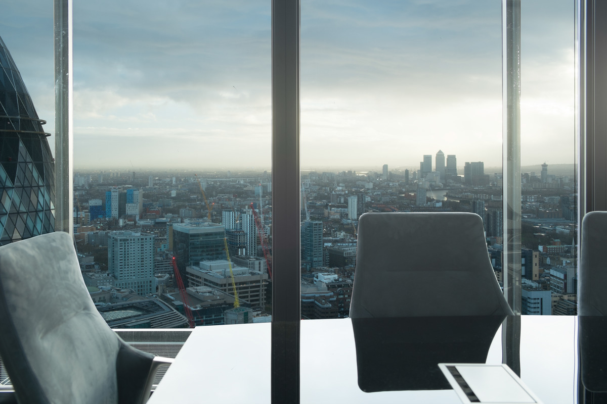 Die 34. Etage bietet dem Vorstand des Versicherers einen grandiosen Ausblick über die Londoner Skyline und schafft im wörtlichen Sinne Übersicht.